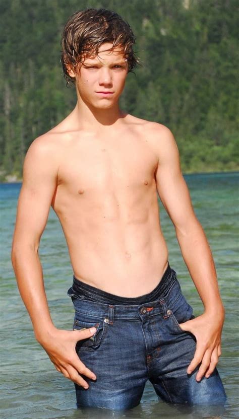 teen boy nude pics